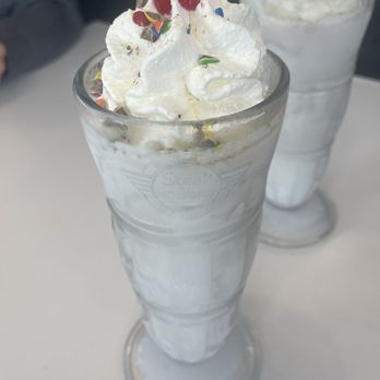 Steak ’n Shake - M&M Shake - Fast Food Near Me - Dayton, Ohio