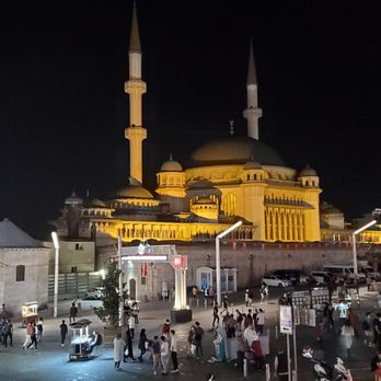 Istiklal Caddesi - Landmarks & Historical Buildings Near Me - Istanbul, 34