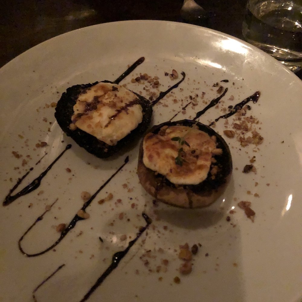 Sotto Sotto - Portobello Alla Griglia Con Caprino - Italian Near Me - Bath, BAS Sotto Sotto - Portobello Alla Griglia Con Caprino - Italian Near Me - Bath, BAS