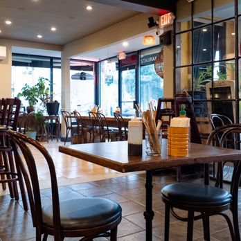Phõ hanoi - Inside - Vietnamese Near Me - New Hyde Park, New York Phõ hanoi - Inside - Vietnamese Near Me - New Hyde Park, New York