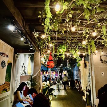 Phuc Long - Inside - Coffee & Tea Near Me - Garden Grove, California Phuc Long - Inside - Coffee & Tea Near Me - Garden Grove, California