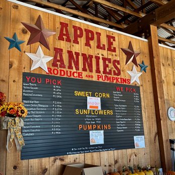 Apple Annie's Produce & Pumpkins - a sign for the store - Farmers Market Near Me - Willcox, Arizona Apple Annie's Produce & Pumpkins - a sign for the store - Farmers Market Near Me - Willcox, Arizona