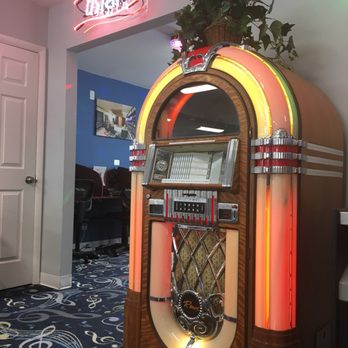 Morrow Audio - Pick out some tuned on this classic jukebox. It's free! - Electronics Near Me - Florence, Kentucky