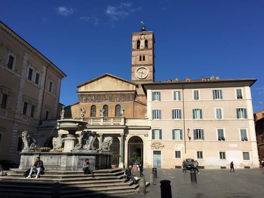 Piazza di Santa Maria in Trastevere by null