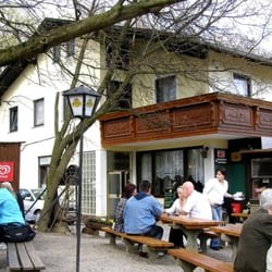 Wiener-Hütte - Vorfrühling im Garten