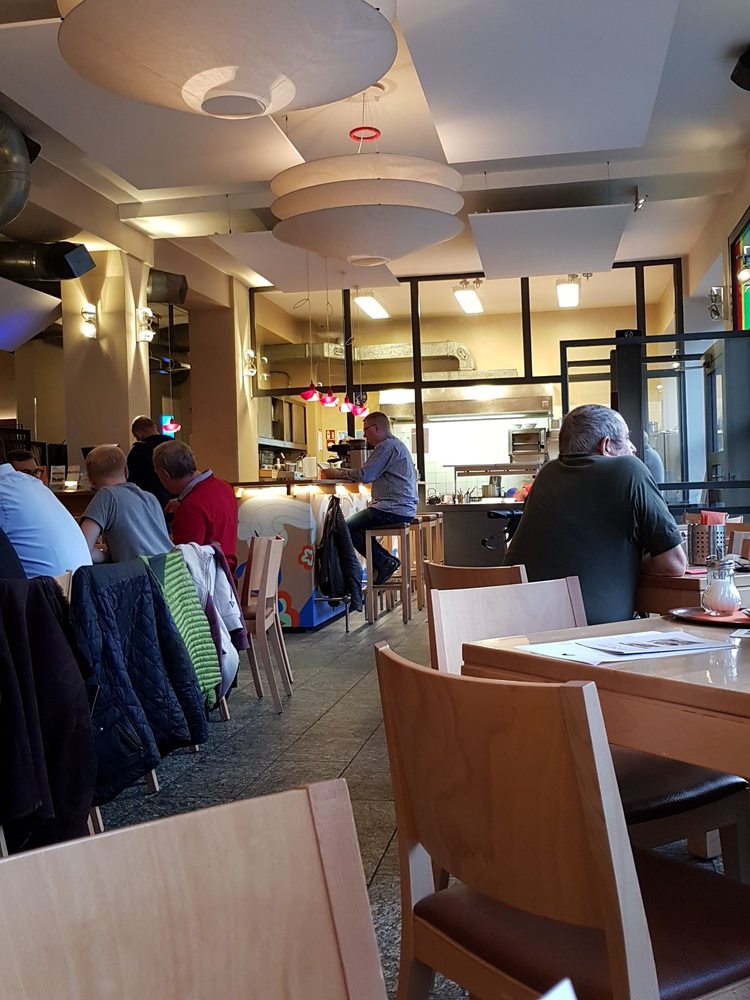 CAFÉ REGENBOGEN - Lindwurmstr. 71, München, Bayern, Germany - German