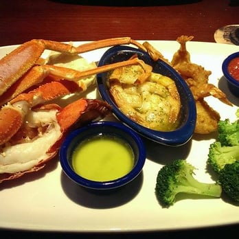 Red Lobster - "Ultimate Feast" Fried shrimp were soggy, the broccoli ends were black, so they had clearly been cut a LONG time before served. - Seafood Near Me - Ann Arbor, Michigan