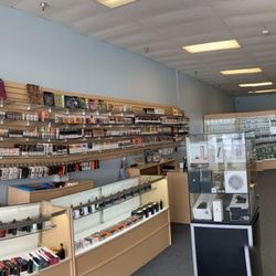 Kloud Vapor - KLOUD VAPOR 230 W Virginia St Crystal Lake Illinois