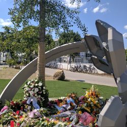 Denkmal für die Opfer des Amoklaufs am OEZ