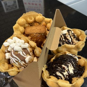 Sweet Stacks - Smores, cookie dough, Oreo, lotus bubble waffle cones - Desserts Near Me - Garden City, Michigan Sweet Stacks - Smores, cookie dough, Oreo, lotus bubble waffle cones - Desserts Near Me - Garden City, Michigan