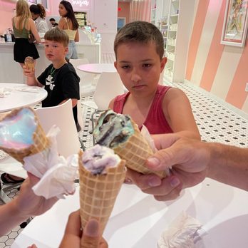 Ice Cream Shoppe - Cotton candy, mint, blueberry cheesecake! - Ice Cream & Frozen Yogurt Near Me - Destin, Florida Ice Cream Shoppe - Cotton candy, mint, blueberry cheesecake! - Ice Cream & Frozen Yogurt Near Me - Destin, Florida