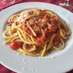 Mamma Teresa - Bucatini al sugo di coniglio, pura poesia!