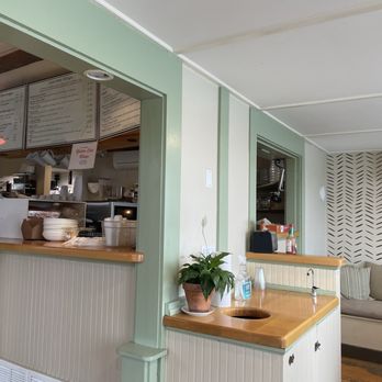 Bean & Leaf Cafe - Serving counter and dining space - Coffee & Tea Near Me - Rockport, Massachusetts