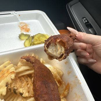 Howdy Hot Chicken - CHICKEN TENDER - Chicken Shop Near Me - Richmond, Texas Howdy Hot Chicken - CHICKEN TENDER - Chicken Shop Near Me - Richmond, Texas