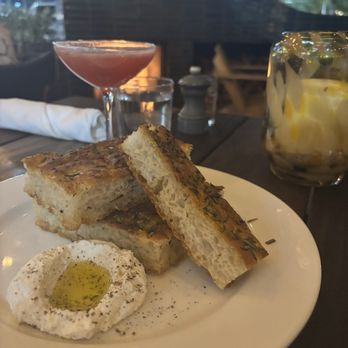 Il Bracco - Focaccia bread and butter - Italian Near Me - Houston, Texas Il Bracco - Focaccia bread and butter - Italian Near Me - Houston, Texas