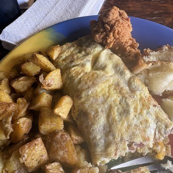 The Breakfast Klub - Omelette with potatoes and chicken - Breakfast & Brunch Near Me - Houston, Texas The Breakfast Klub - Omelette with potatoes and chicken - Breakfast & Brunch Near Me - Houston, Texas