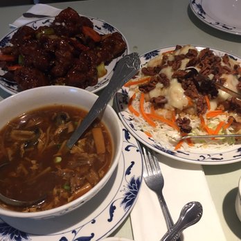 Yea's Wok - General Tsaos chicken, honey walnut prawns and hot and sour soup - Chinese Near Me - Newcastle, Washington