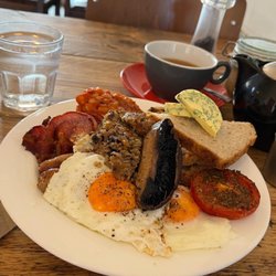 Red Kite Café - Scottish Breakfast: fully loaded y'all!
