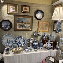 Pawling Antiques - Beautiful blue and white pottery and porcelain.