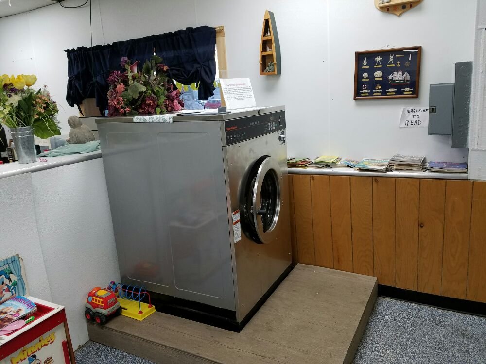 WHITNEY’S LAUNDROMAT Updated October 2024 22 Photos 220 E Cedar St, Standish, Michigan