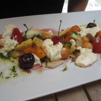 L'Autruche - French Near Me - Arles, 13