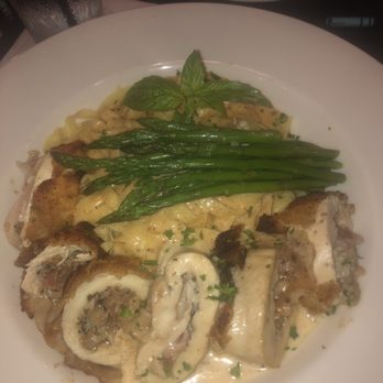 La Bella Luna - Chicken cordon bleu Alfredo pasta - Pizza Near Me - Orlando, Florida La Bella Luna - Chicken cordon bleu Alfredo pasta - Pizza Near Me - Orlando, Florida