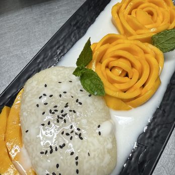 Sukho Thai - Mango and Sweet Sticky Rice - Thai Near Me - Bellevue, Washington