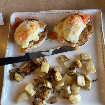 Chicken Run - Crab Cake Benedict - Breakfast & Brunch Near Me - Lubbock, Texas