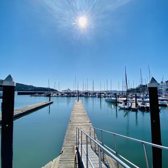 Sam's Anchor Cafe - Outdoor seating has a gorgeous view - Seafood Near Me - Tiburon, California Sam's Anchor Cafe - Outdoor seating has a gorgeous view - Seafood Near Me - Tiburon, California
