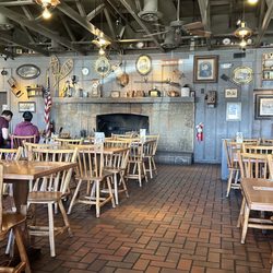 Cracker Barrel Old Country Store - Dining area