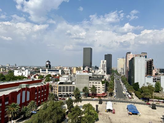 Monument to the Revolution by null