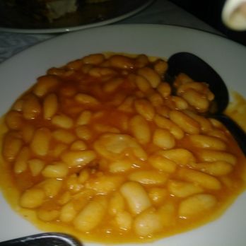 Trattoria Sostanza - White beans in tomato sauce - Trattorie Near Me - Florence, FI Trattoria Sostanza - White beans in tomato sauce - Trattorie Near Me - Florence, FI