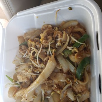 Sushi House - Pad Kee Mao with chicken (no broccoli) - Sushi Bars Near Me - Amarillo, Texas Sushi House - Pad Kee Mao with chicken (no broccoli) - Sushi Bars Near Me - Amarillo, Texas