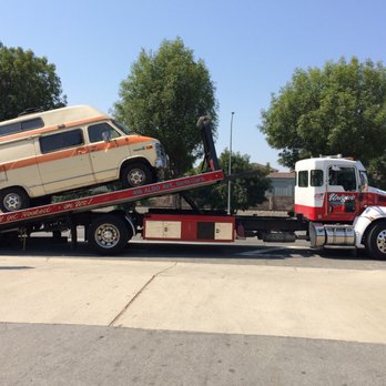 Unique Towing - Daniel taking care of our poor old camper van. Fast & friendly!! - Towing Near Me - Santa Clara, California
