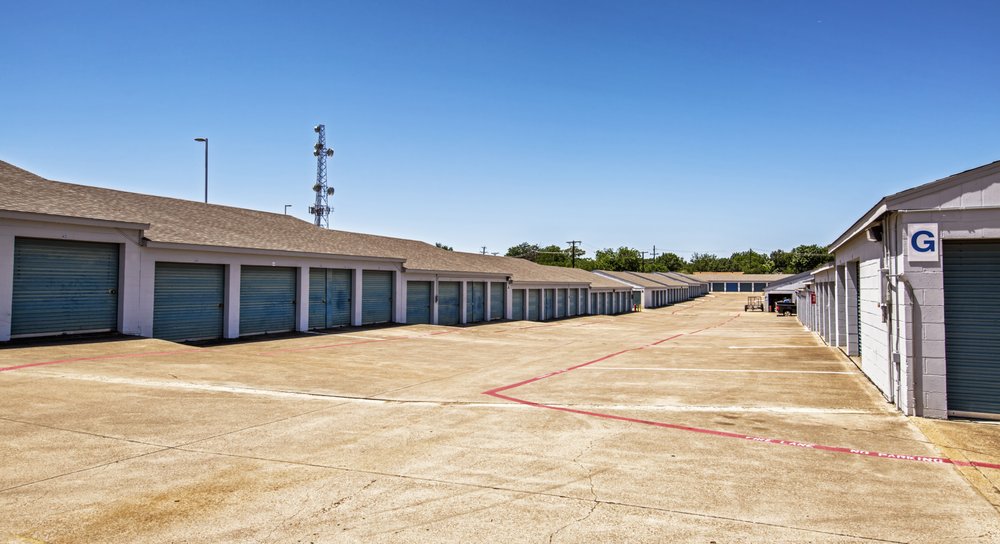 METRO SELF STORAGE EULESS Updated May 2024 22 Photos 413 N Main