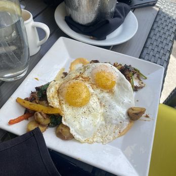BB's - Egg Benedict - New American Near Me - Jacksonville, Florida BB's - Egg Benedict - New American Near Me - Jacksonville, Florida