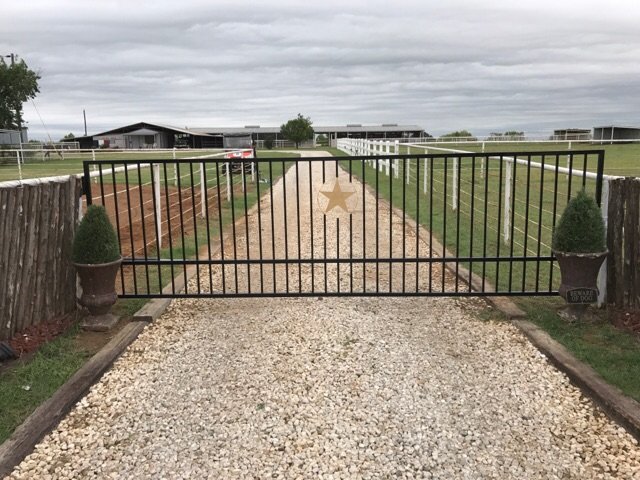 Sonador Horse Farm - equestrian in Elgin, TX