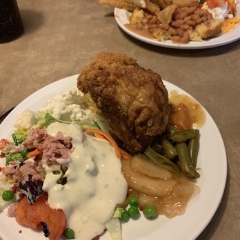 Stephen Foster Restaurant - Salad, fried chicken, green beans, yams, apples - Southern Near Me - Bardstown, Kentucky
