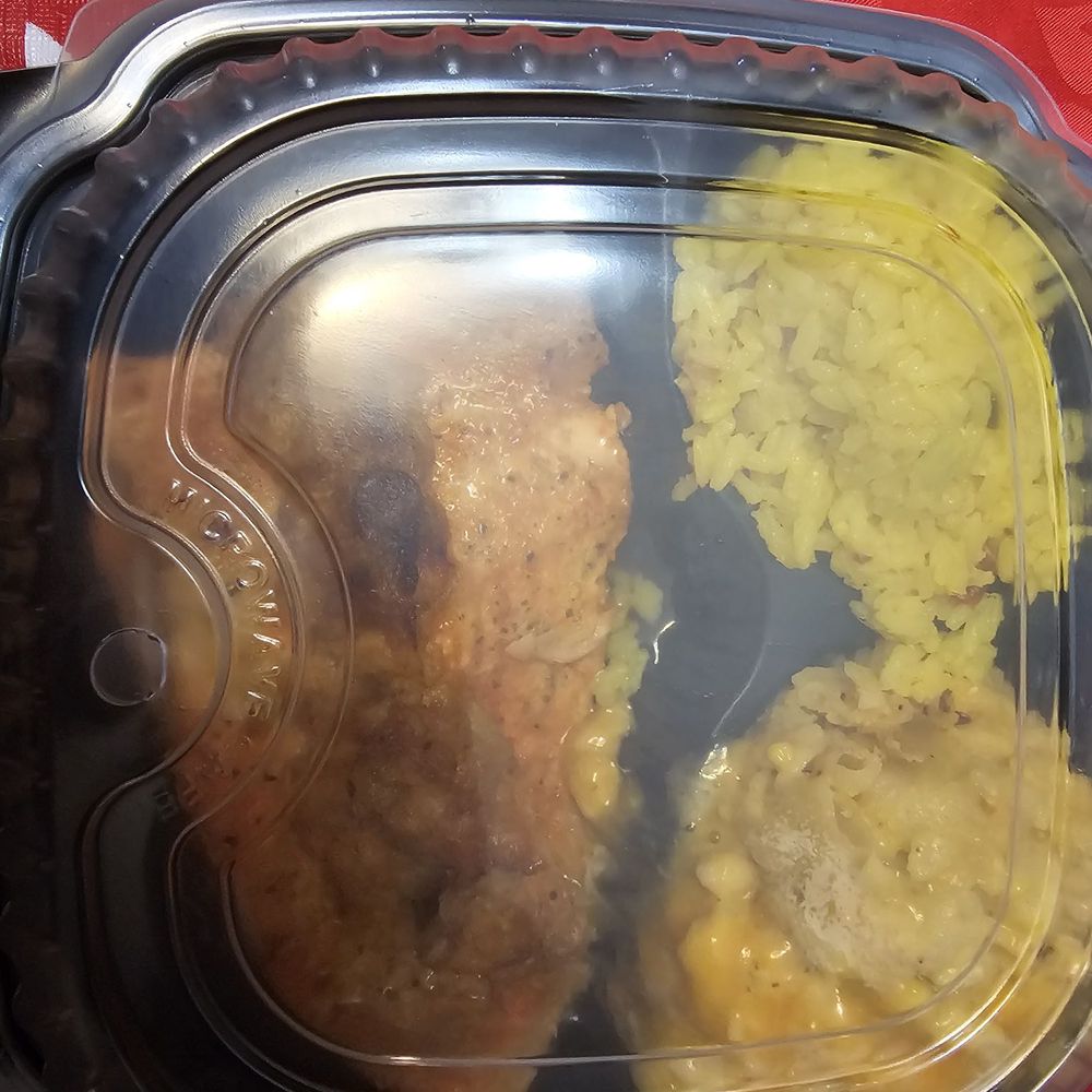 Thee Lab - Salmon with crab, Mac & cheese and yellow rice - Bakeries Near Me - Queens, New York