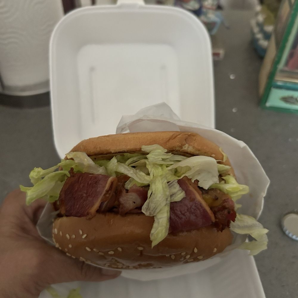J's Drive-In - Bacon cheeseburger delight! - Burgers Near Me - Porterville, California J's Drive-In - Bacon cheeseburger delight! - Burgers Near Me - Porterville, California