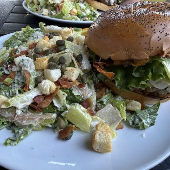 Chez victor - The LE WAPITI DU GUERRIER - Gastropubs Near Me - Levis, Quebec