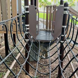 Camellia Park - Rope bench