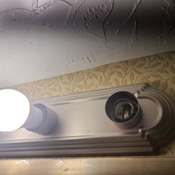 Red Lion Hotel - Pocatello - Missing bathroom lights - Hotels Near Me - Pocatello, Idaho Red Lion Hotel - Pocatello - Missing bathroom lights - Hotels Near Me - Pocatello, Idaho