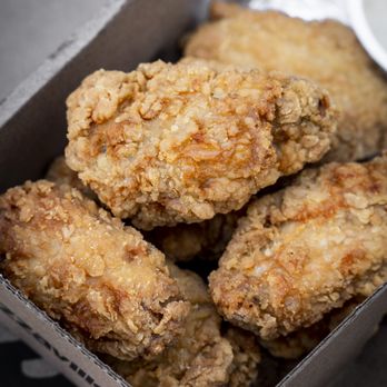 Pizzaville - Crispy wings - Pizza Near Me - Ajax, Ontario