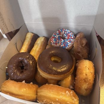 Pam's Donuts & Ice Cream - Mixed dozen - Donuts Near Me - Wildomar, California Pam's Donuts & Ice Cream - Mixed dozen - Donuts Near Me - Wildomar, California
