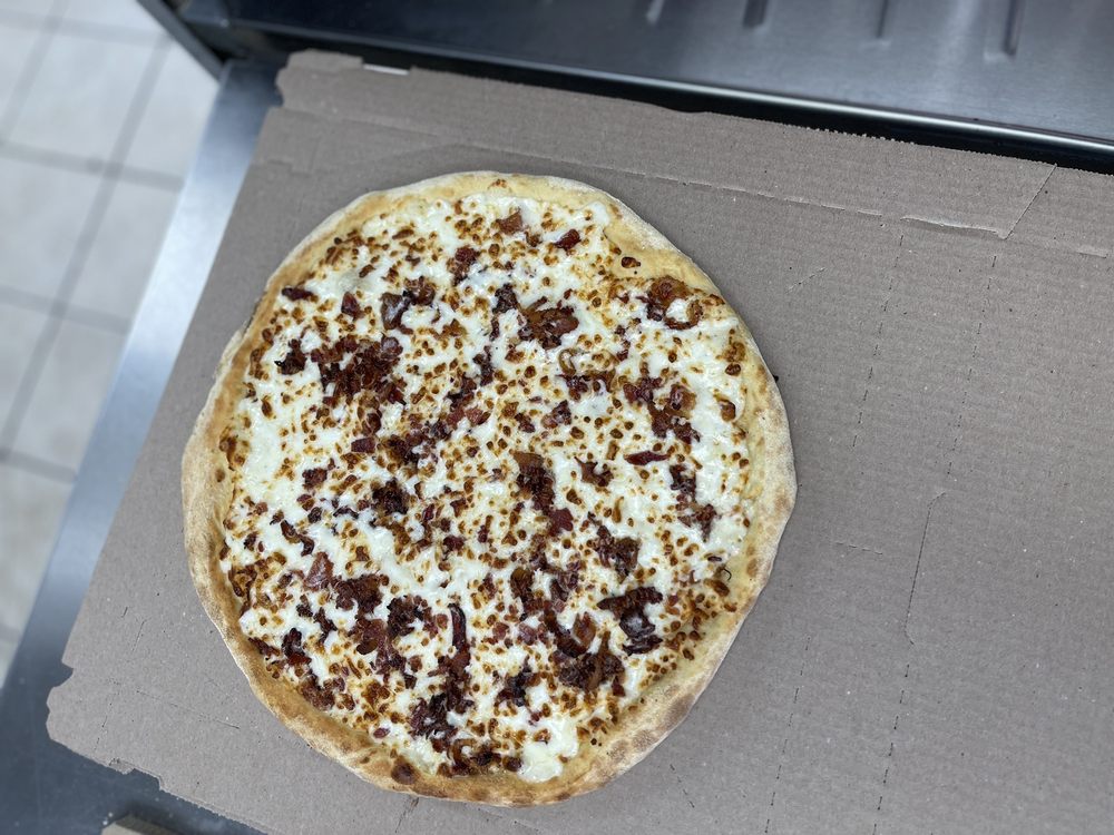 DOMINO’S PIZZA Updated September 2024 31 Reviews 1230 Rose St