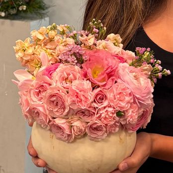 Hanayuzu - Pumpkin flower arrangement class for autumn. - Florists Near Me - Garden Grove, California Hanayuzu - Pumpkin flower arrangement class for autumn. - Florists Near Me - Garden Grove, California