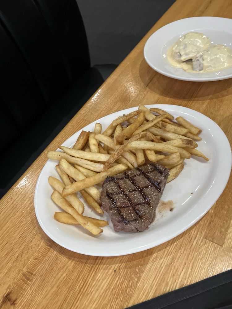 Social spots from J Peters Grill & Bar