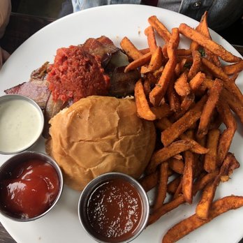 Union Kitchen and Tap Encinitas - Cheeseburger with sweet potato fries - New American Near Me - Encinitas, California Union Kitchen and Tap Encinitas - Cheeseburger with sweet potato fries - New American Near Me - Encinitas, California