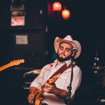 The Owl - Pickin' and grinnin' - Lounges Near Me - Chicago, Illinois